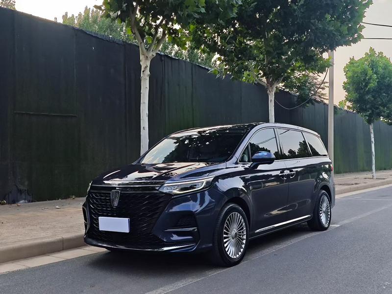 Roewe iMax 8, 2023 — купить в Иванове под ключ