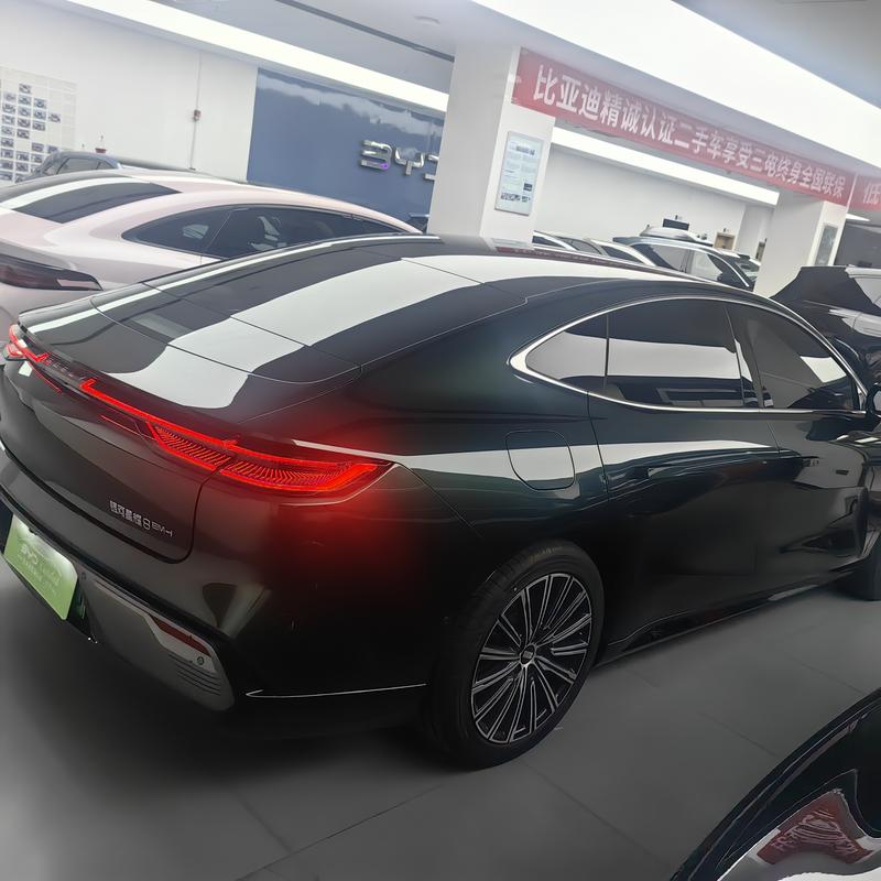 Geely Galaxy Starshine 8 EM-i, 2025 — фото 3 из 7