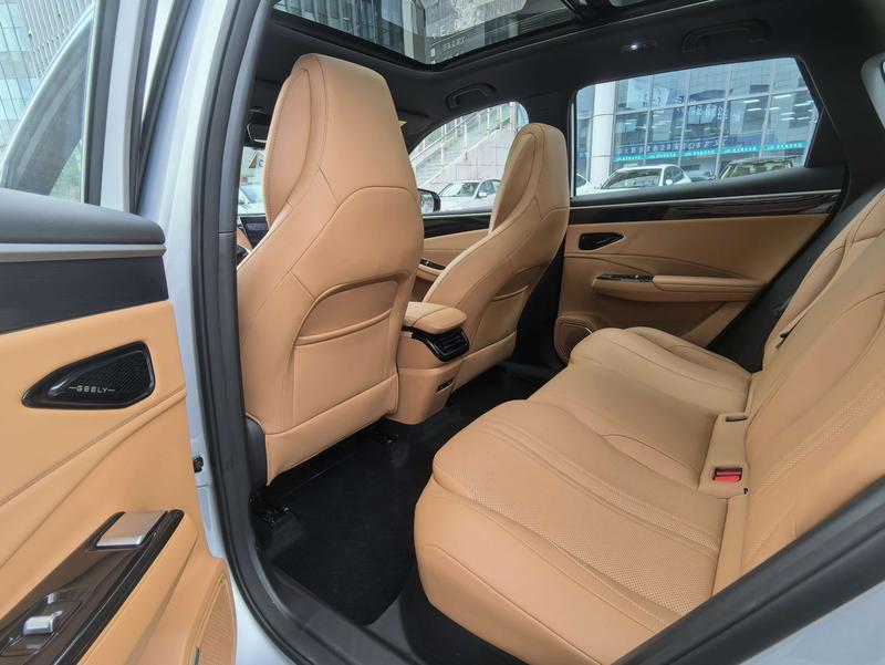 Geely Galaxy L7, 2026 — фото 10 из 11