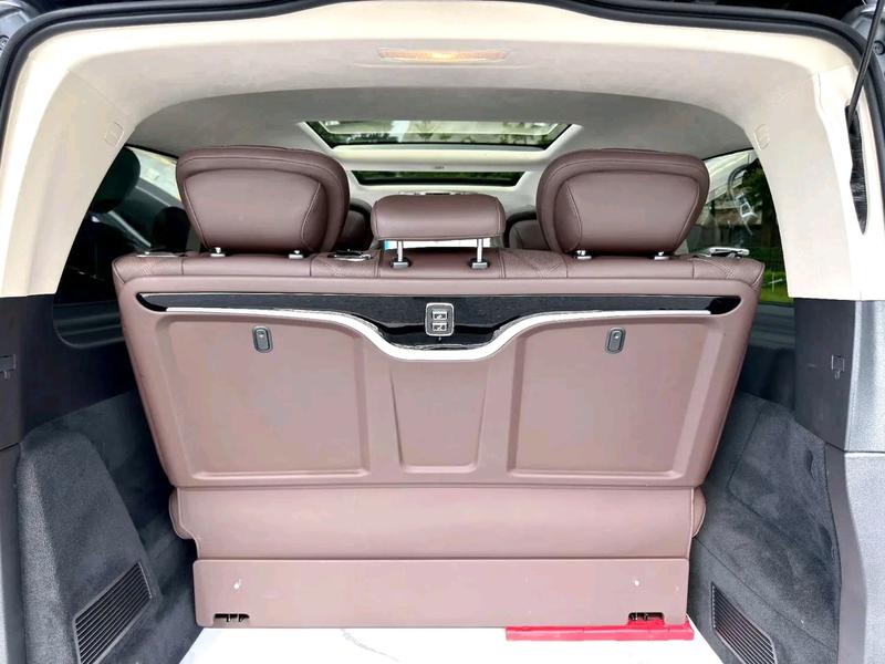 Mercedes-Benz V-Class, 2024 — фото 11 из 12