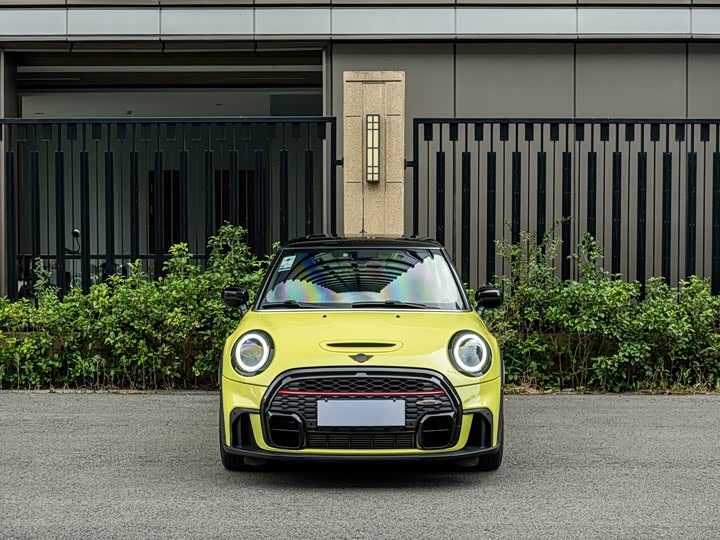 Mini Mini JCW, 2022 — фото 2 из 9