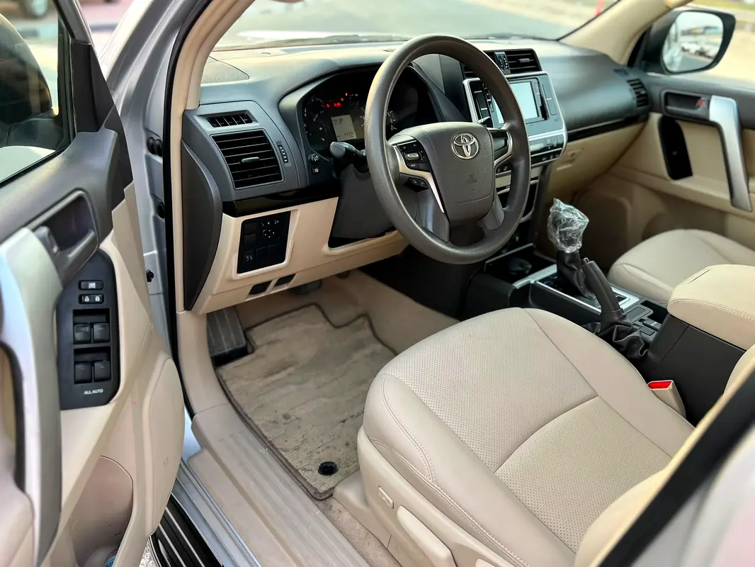 Toyota Prado, 2022 — фото 10 из 10