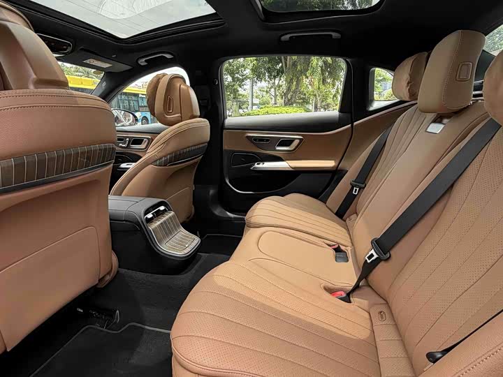 Mercedes-Benz E-Class Hybrid, 2024 — фото 5 из 9