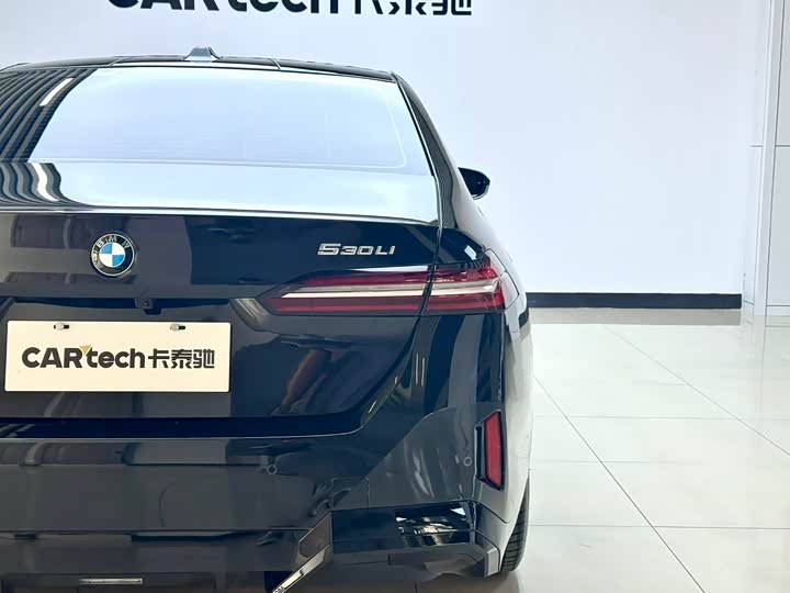 BMW 5 Series, 2025 — фото 8 из 9