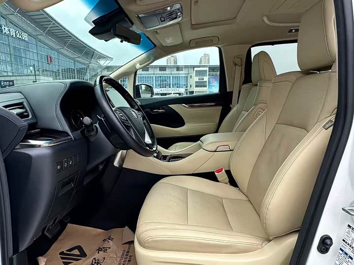 Toyota Alphard, 2022 — фото 10 из 12