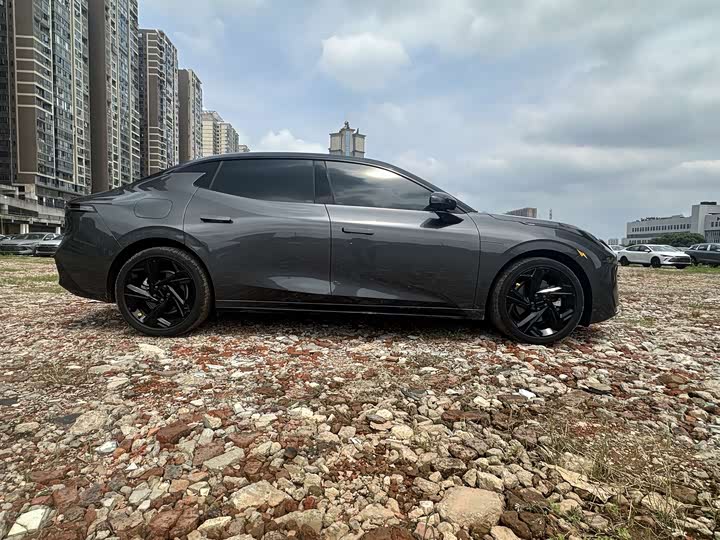Lynk & Co 07 EM-P Hybrid, 2024 — фото 7 из 9
