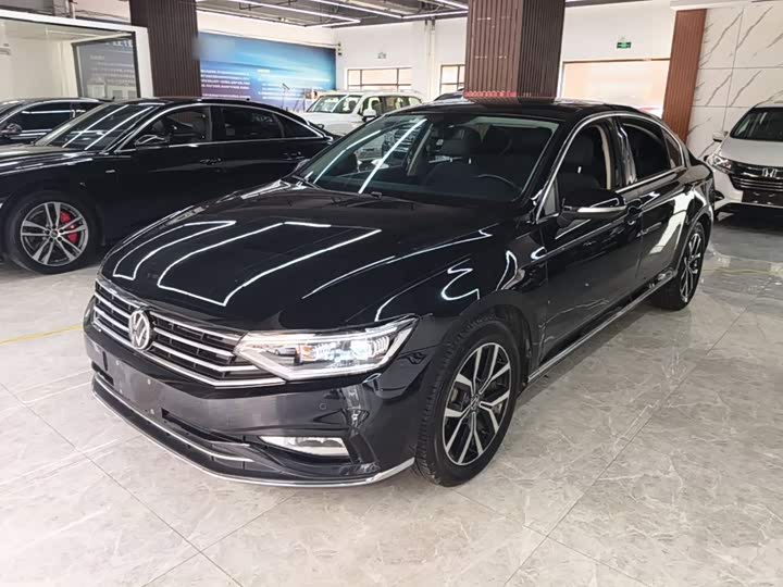 Volkswagen Magotan, 2022 — купить в Перми под ключ