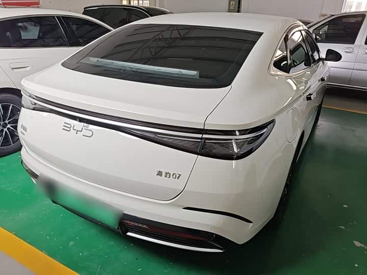 BYD Seal 07 DM-i Hybrid, 2025 — фото 6 из 9