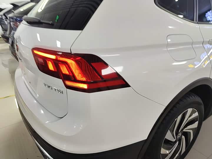 Volkswagen Tiguan L Pro, 2022 — фото 8 из 9