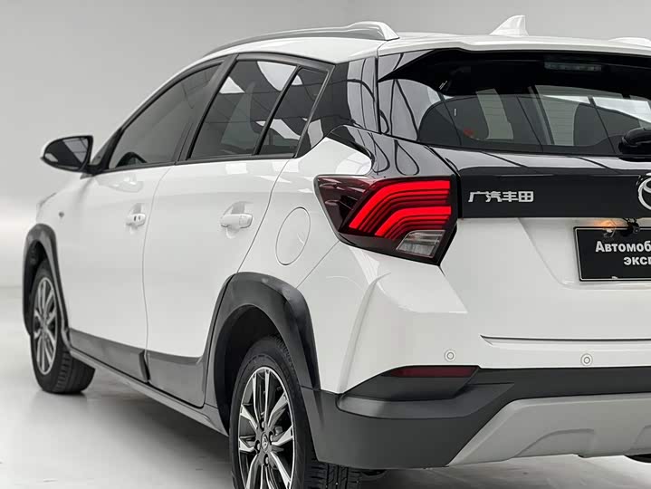Toyota Yaris L Hatchback, 2022 — фото 7 из 9