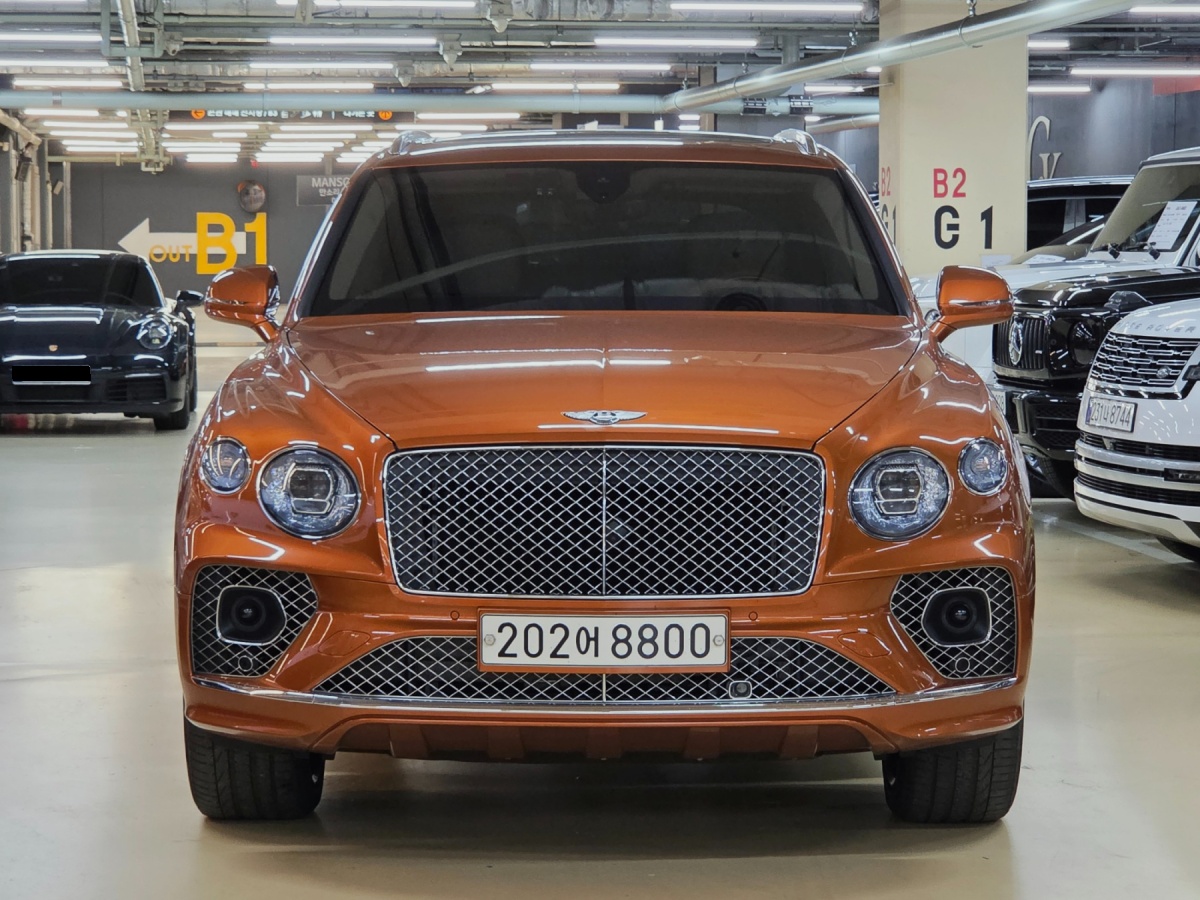Bentley Bentayga, 2023 — фото 2 из 12