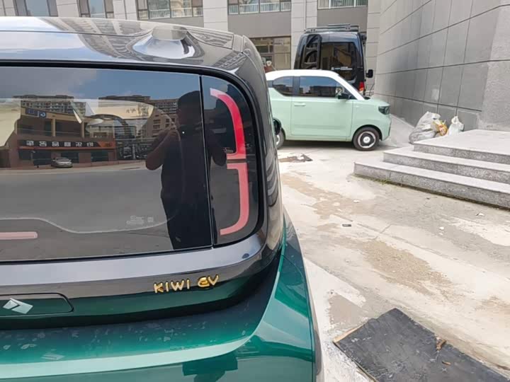 Baojun KiWi EV, 2023 — фото 8 из 9