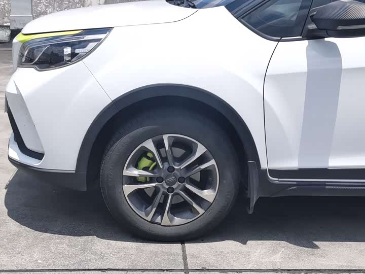 Geely Geometry EX3, 2022 — фото 3 из 9