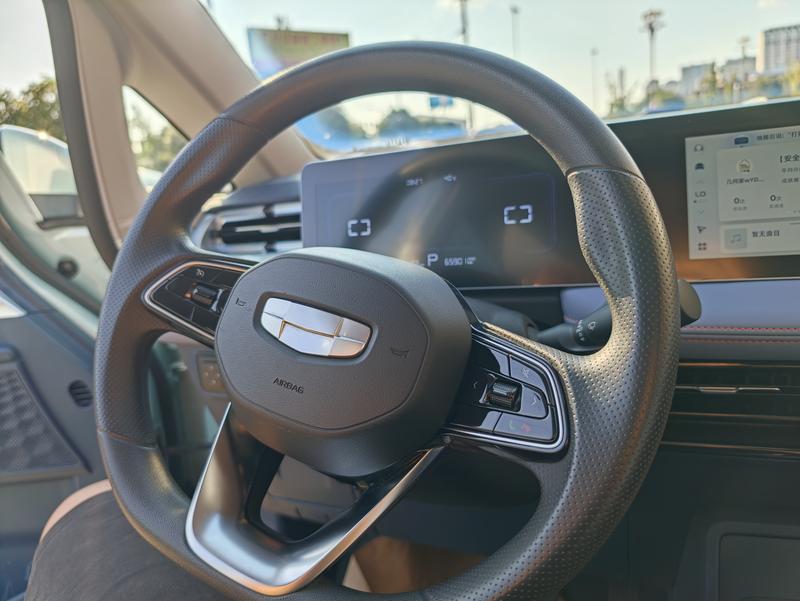 Geely Geometry E Firefly, 2023 — фото 10 из 12