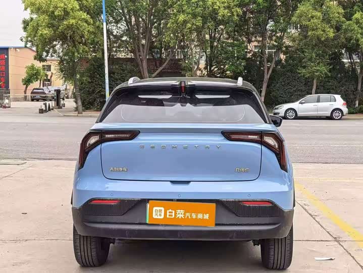 Geely Geometry E Firefly, 2023 — фото 8 из 9