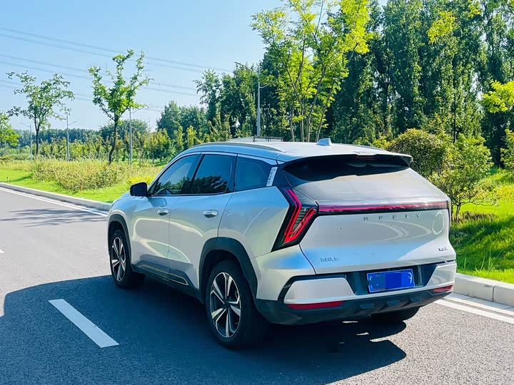 Geely Atlas L, 2025 — фото 8 из 9