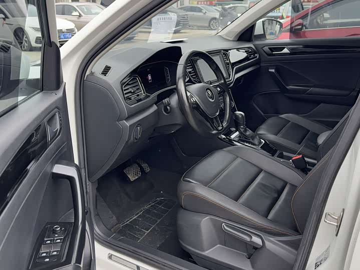 Volkswagen T-Roc, 2021 — фото 7 из 9