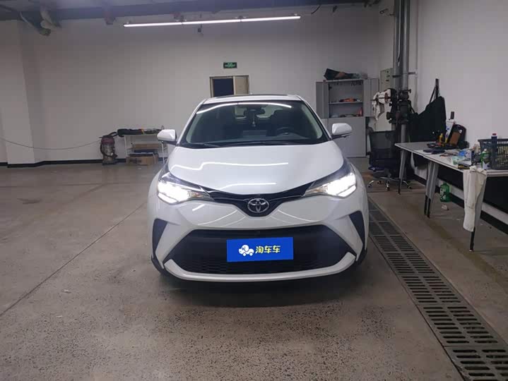 Toyota C-HR, 2021 — фото 2 из 9