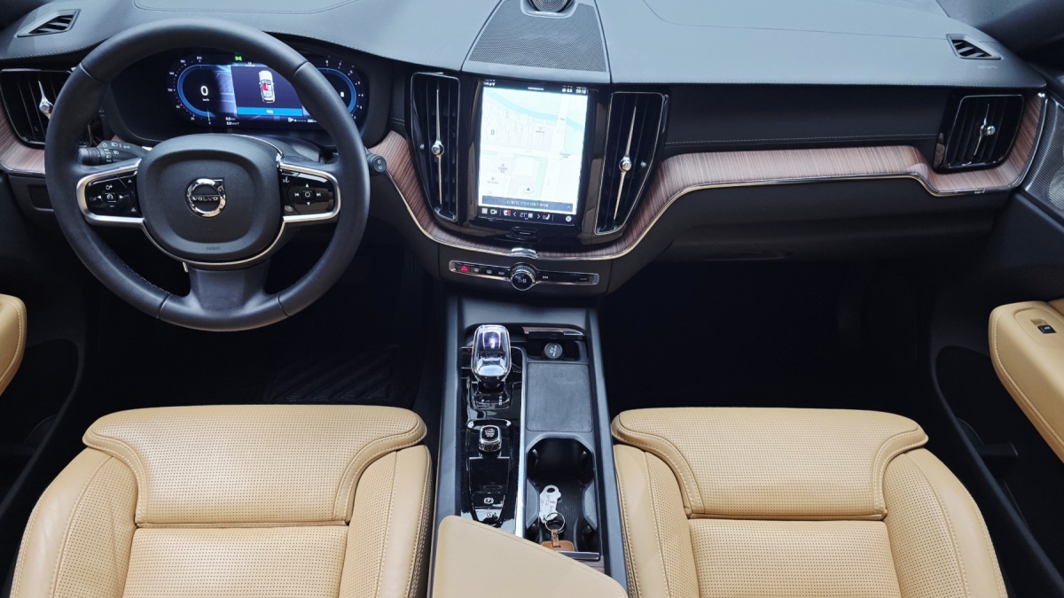 Volvo XC60, 2024 — фото 6 из 12
