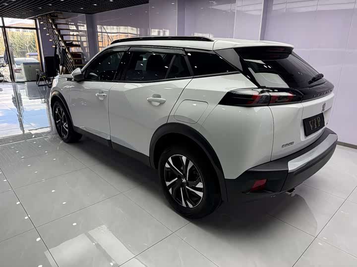 Peugeot 2008, 2022 — фото 5 из 9