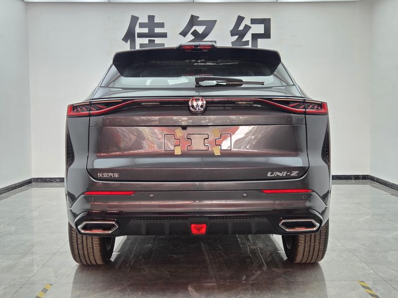 Changan UNI-Z Hybrid, 2026 — фото 5 из 12