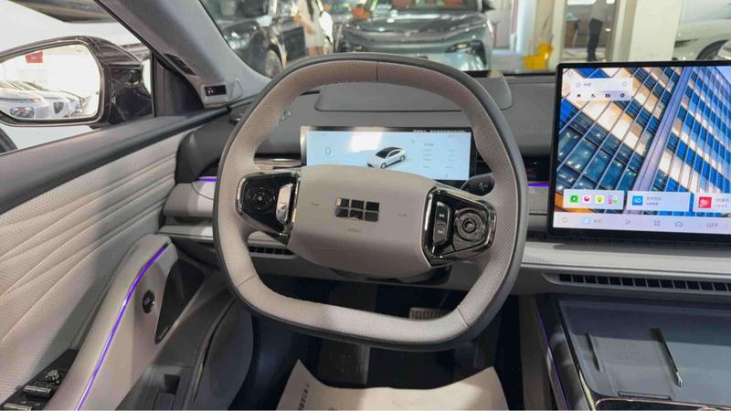 Geely Galaxy Starshine 8 EM-i, 2025 — фото 8 из 9