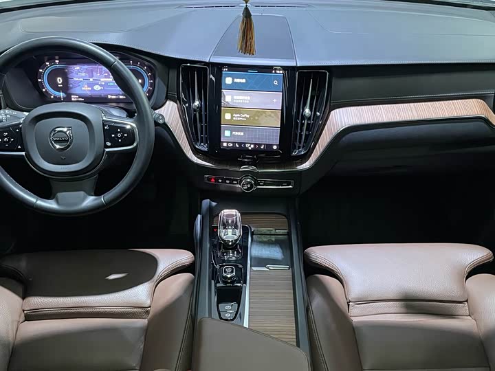 Volvo XC60, 2022 — фото 6 из 9