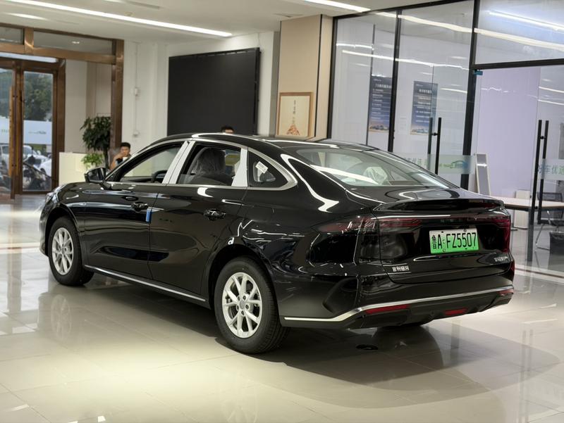 Geely Galaxy Starshine 6, 2025 — фото 4 из 11