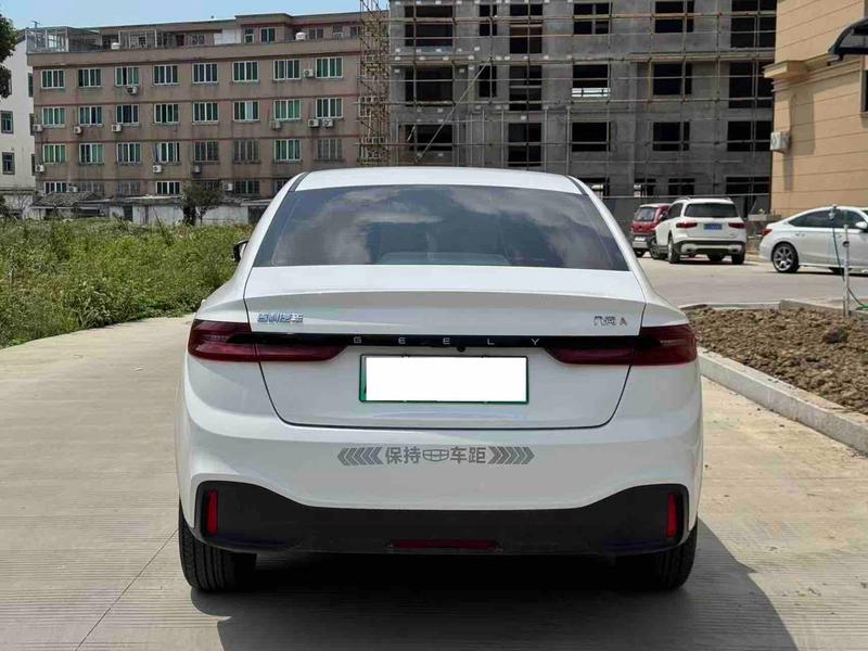 Geely Geometry A, 2023 — фото 5 из 10