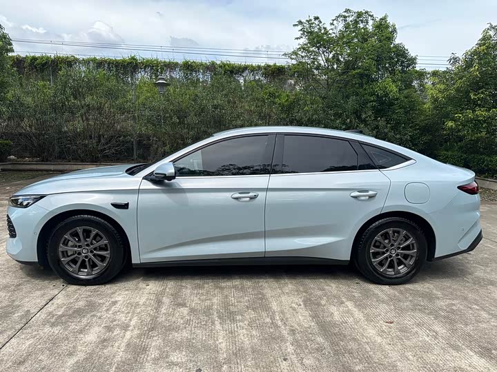 BYD Qin L, 2025 — фото 9 из 9