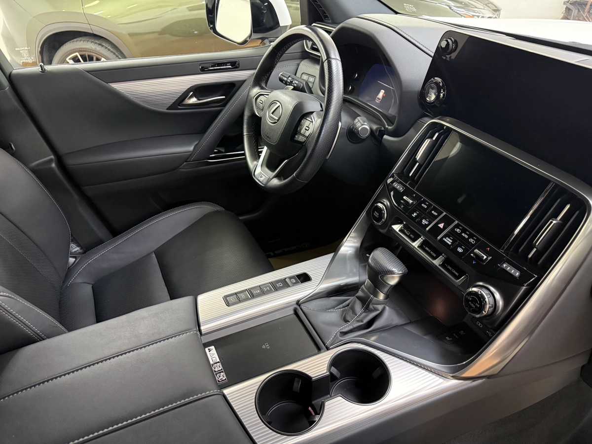 Lexus LX, 2023 — фото 6 из 10