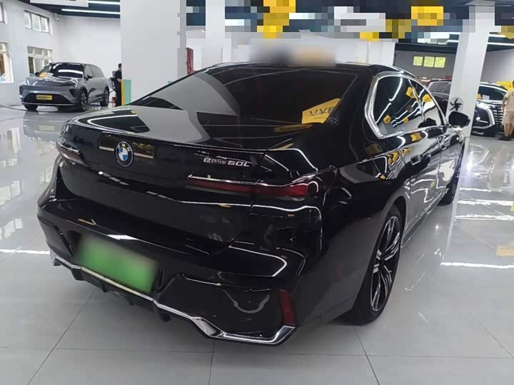 BMW i7, 2023 — фото 7 из 9