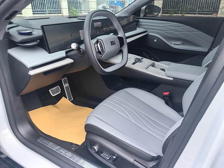 Geely Galaxy E8, 2023 — фото 4 из 9