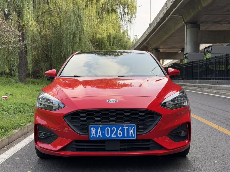 Ford Focus, 2021 — фото 2 из 10