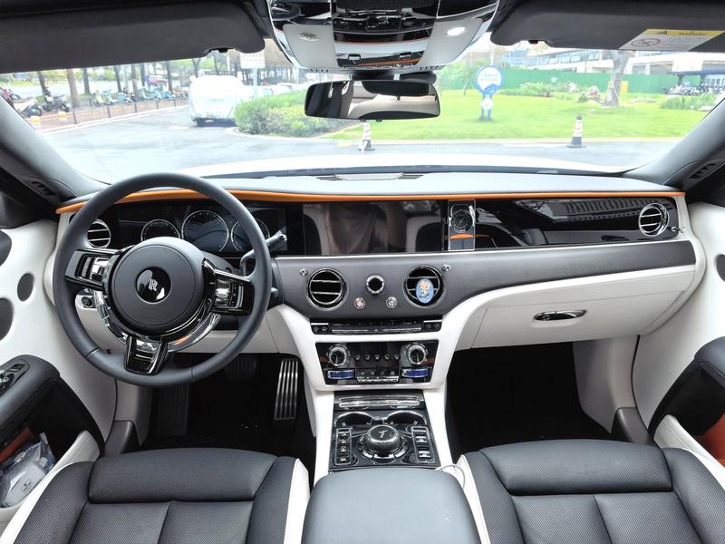 Rolls-Royce Ghost, 2025 — фото 5 из 8