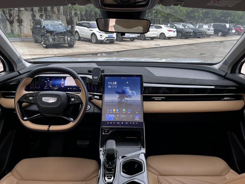 Geely Atlas L, 2024 — фото 9 из 12