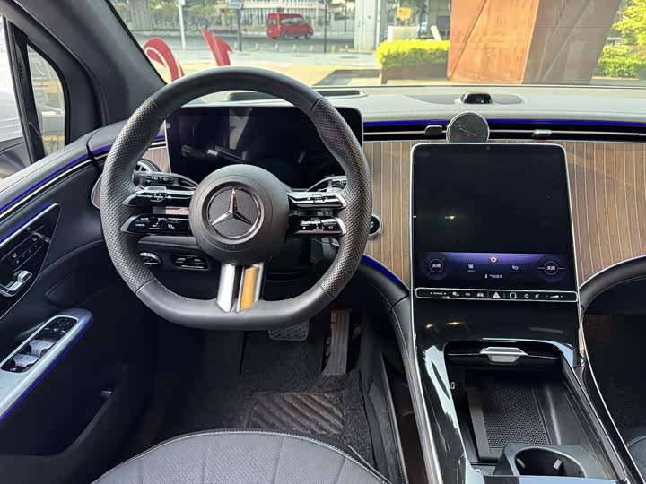 Mercedes-Benz EQE SUV, 2023 — фото 8 из 9