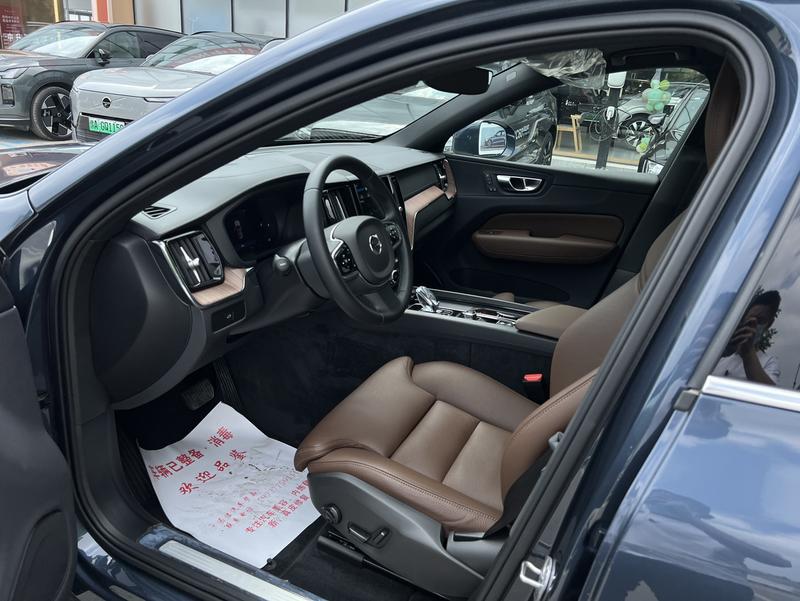 Volvo XC60, 2024 — фото 12 из 12