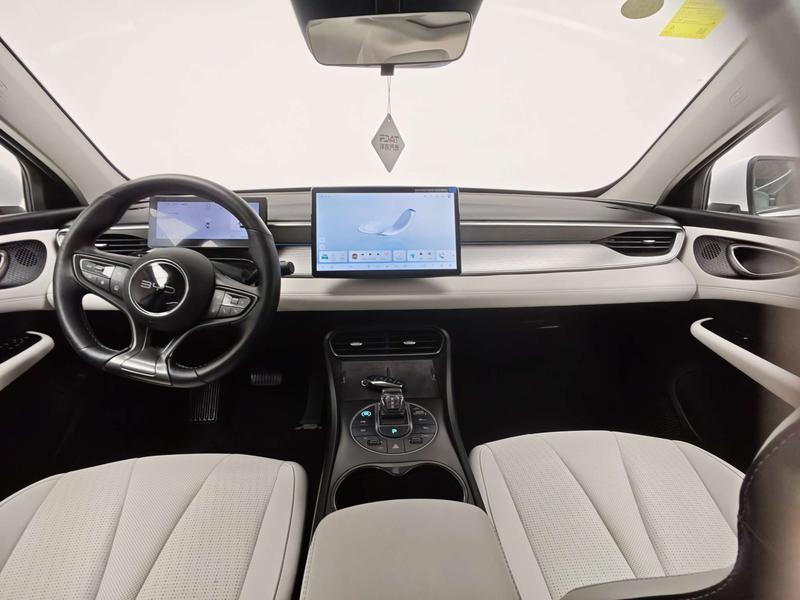 BYD Seal 05 DM-i Hybrid, 2024 — фото 9 из 12