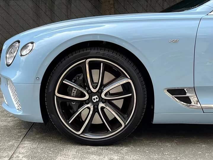 Bentley Continental GT, 2023 — фото 3 из 5