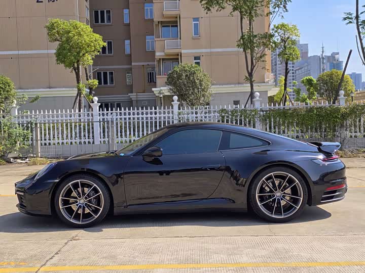 Porsche 911, 2023 — фото 4 из 9