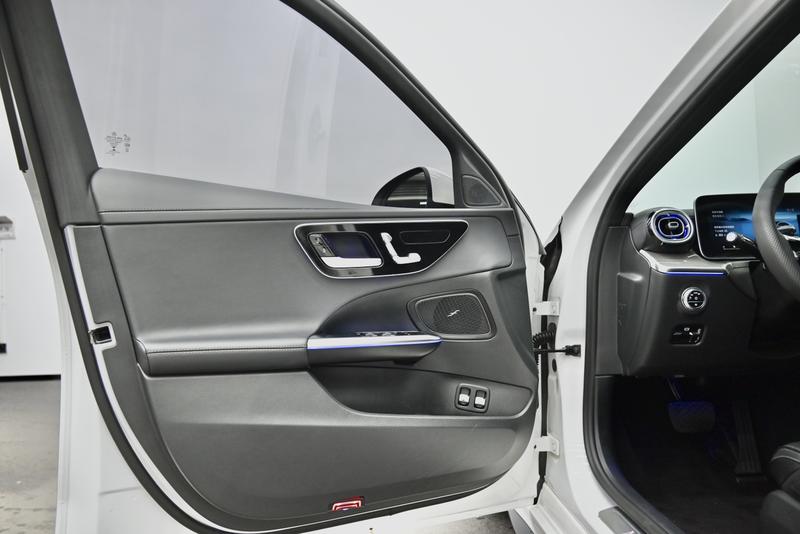 Mercedes-Benz C-Class Hybrid, 2022 — фото 11 из 12