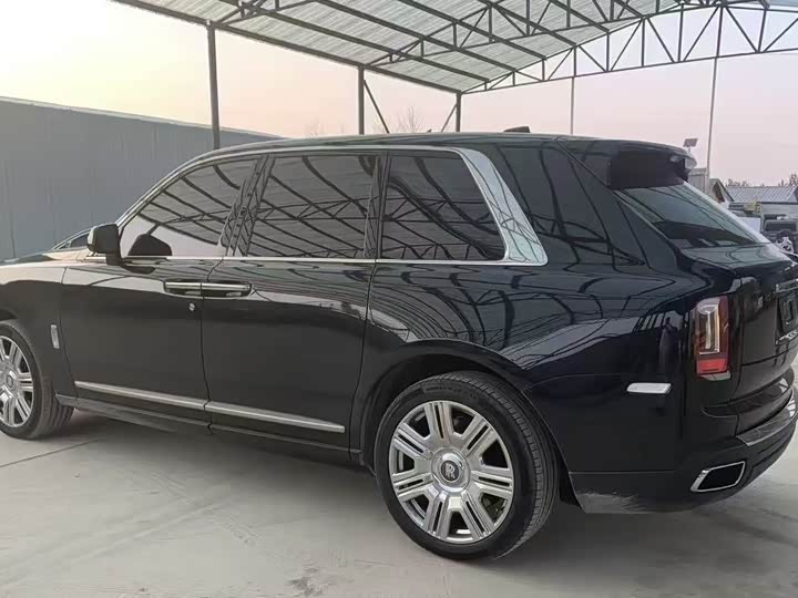 Rolls-Royce Cullinan, 2023 — фото 3 из 5