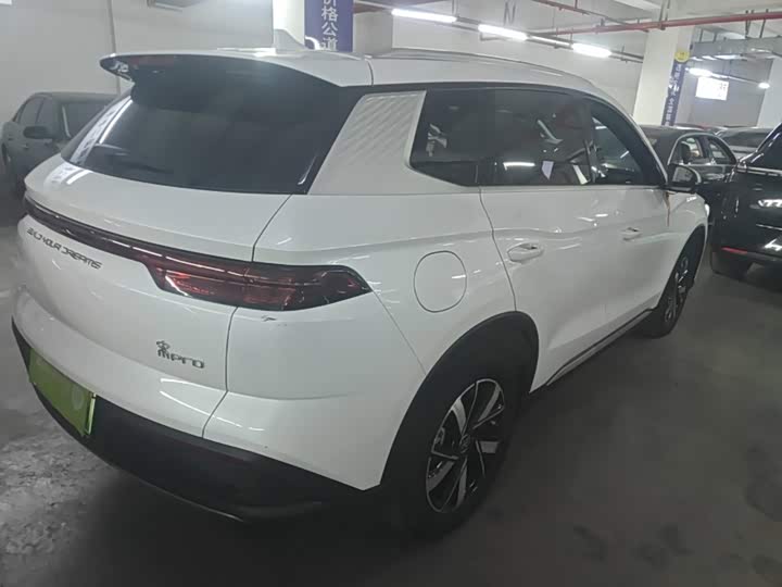 BYD Song Pro Hybrid, 2024 — фото 7 из 9