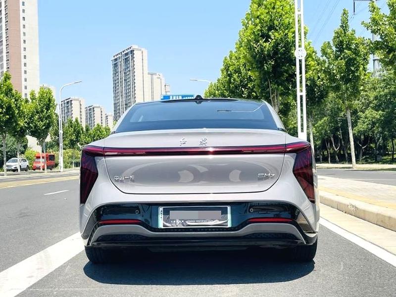 Hongqi EH7, 2025 — фото 5 из 11