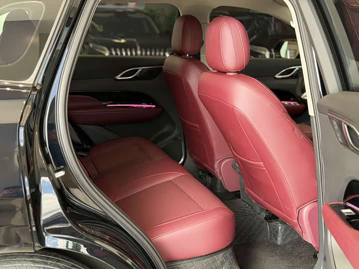 Hongqi HS3 Hybrid, 2025 — фото 3 из 9