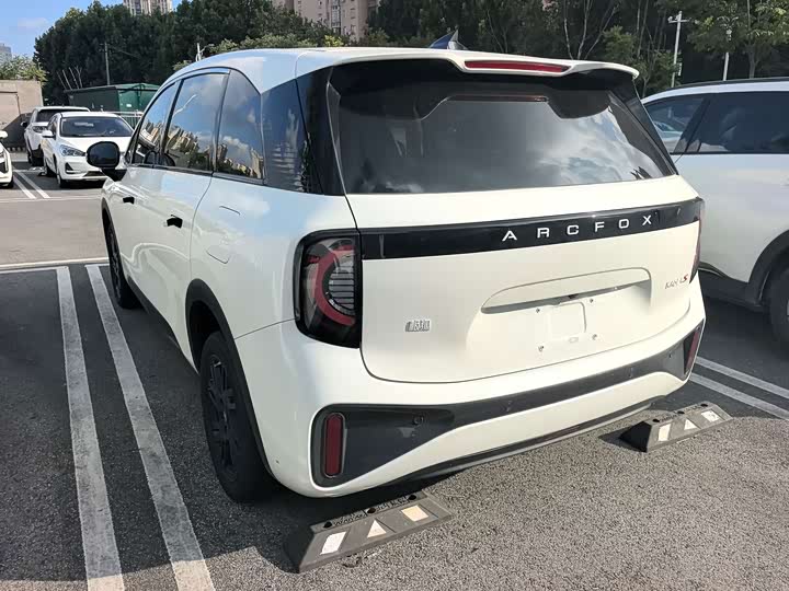 BAIC Arcfox Kaola S, 2025 — фото 6 из 9