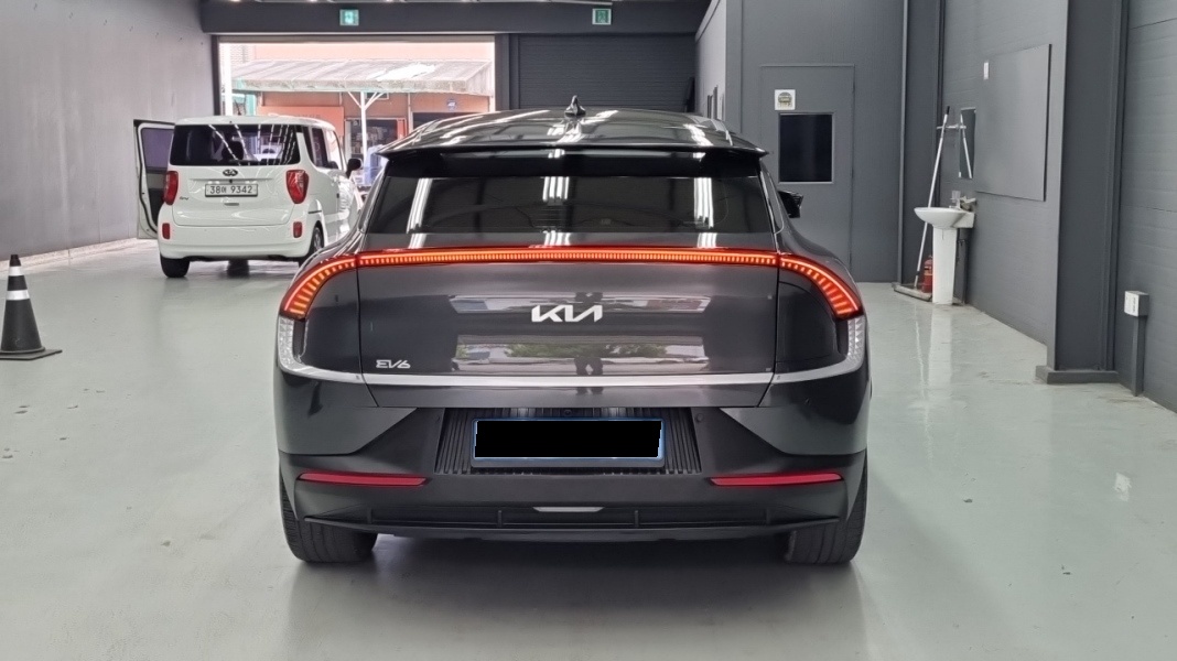 Kia EV6, 2022 — фото 4 из 12