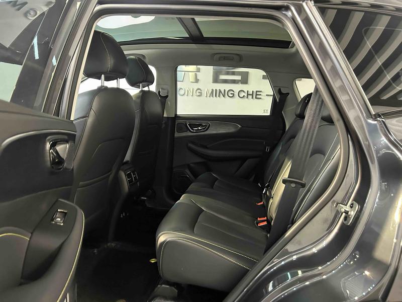 Roewe RX5, 2022 — фото 11 из 12