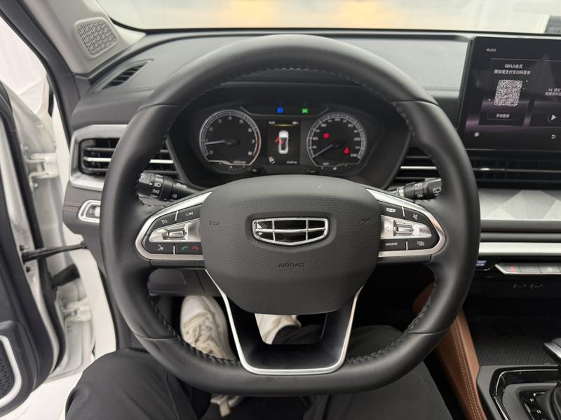 Geely Vision X6, 2022 — фото 9 из 12